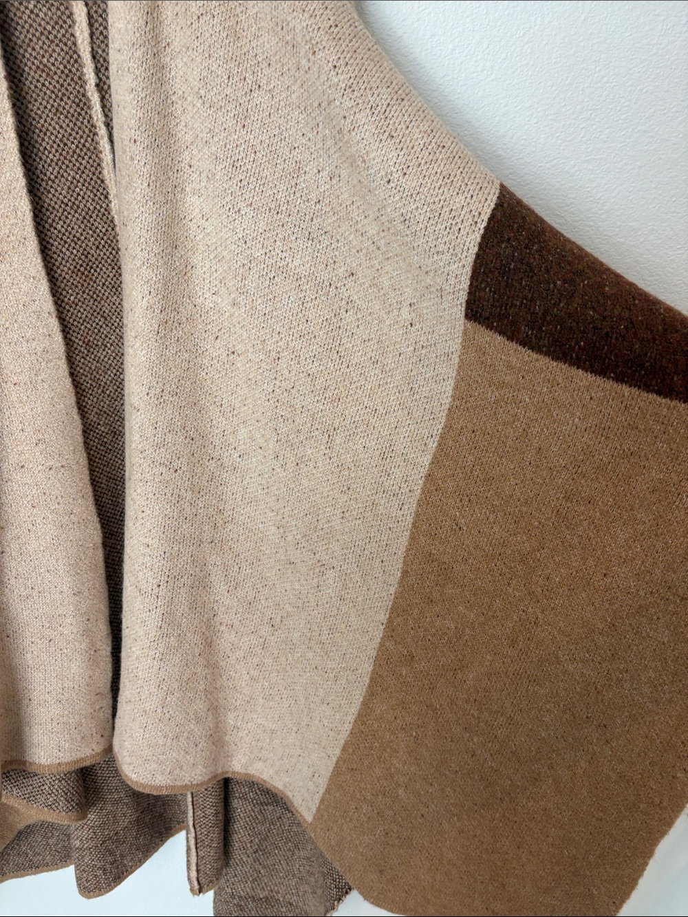 VICI Collection Neutral Colorblock Open Front Knit Poncho Ruana OS - Picture 3 of 8